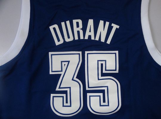 以队长李明 以队长李明