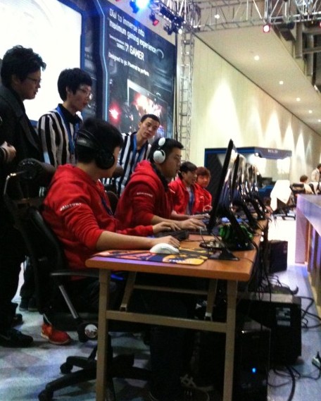 面是裁判对 面是裁判对